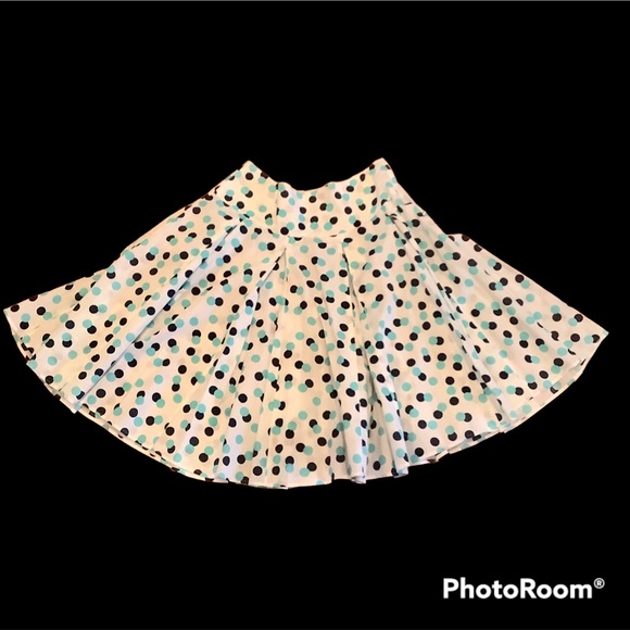 New York & Company Dresses & Skirts - New York & Co flared white skirt with blue polka dots. Sz. 6 great condition